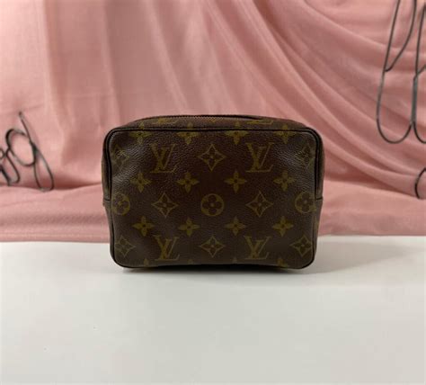 Louis Vuitton Trousse 18.